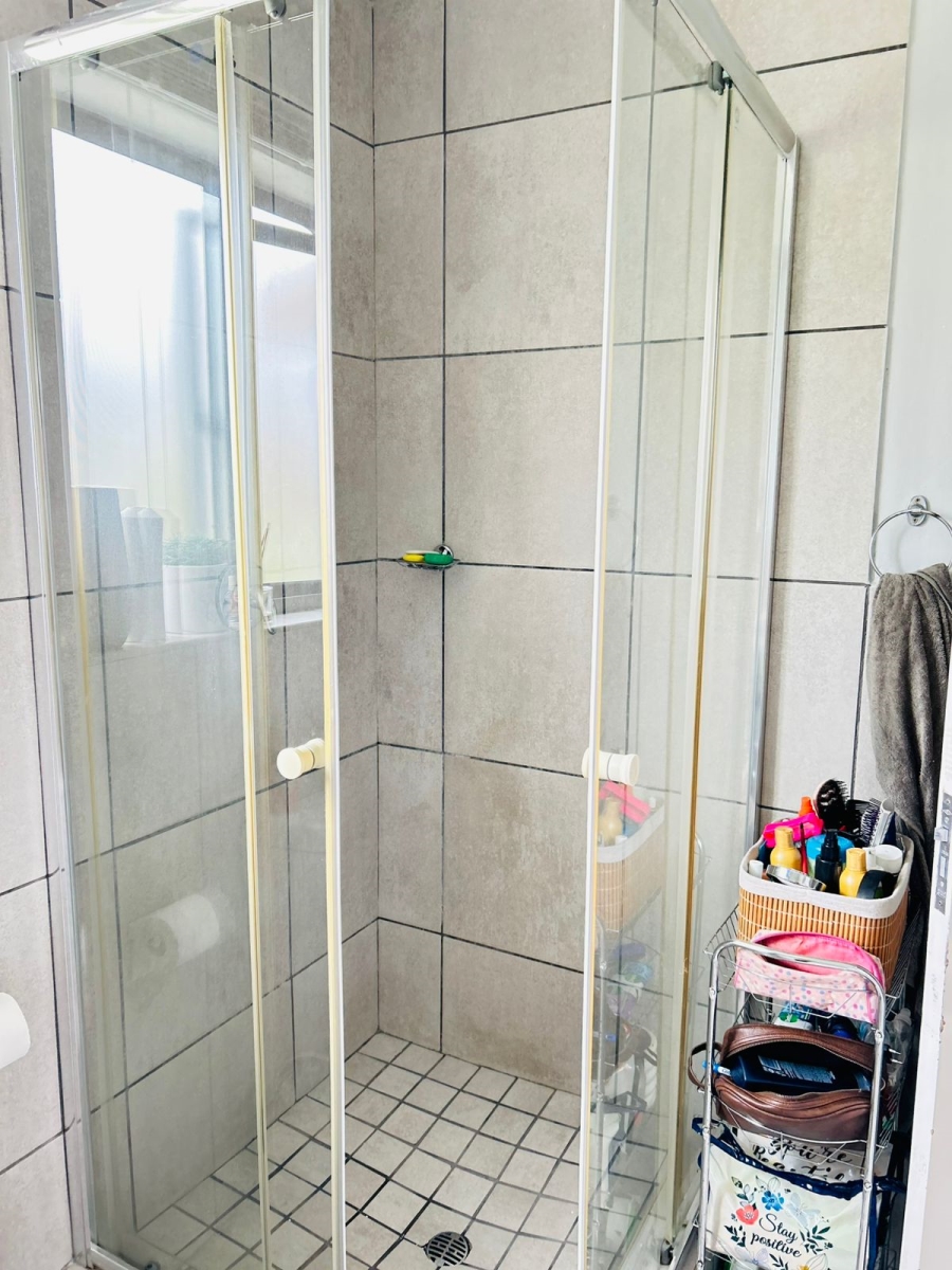 To Let 2 Bedroom Property for Rent in Waterval East North West